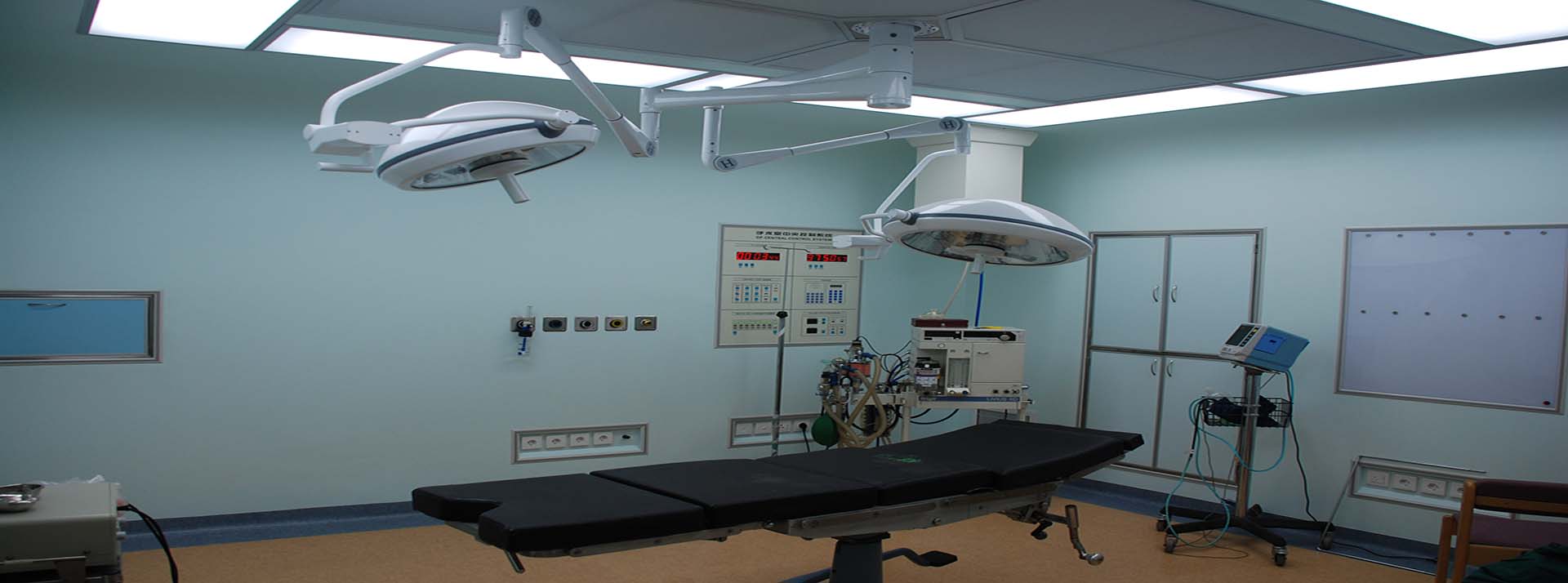 Modular operating theatres